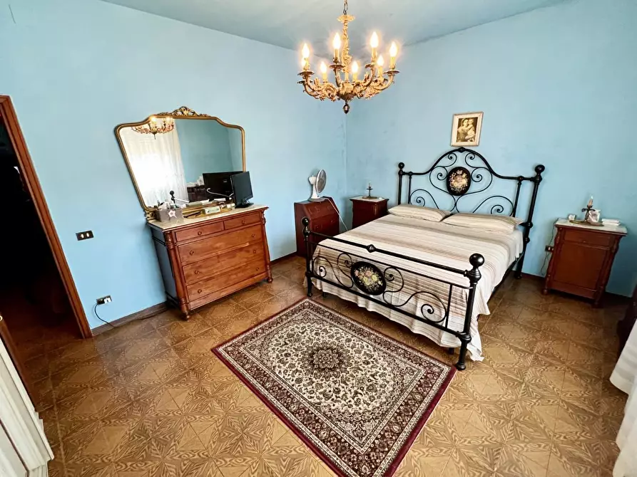 Immagine 34 di Villa in vendita  a Vecchiano