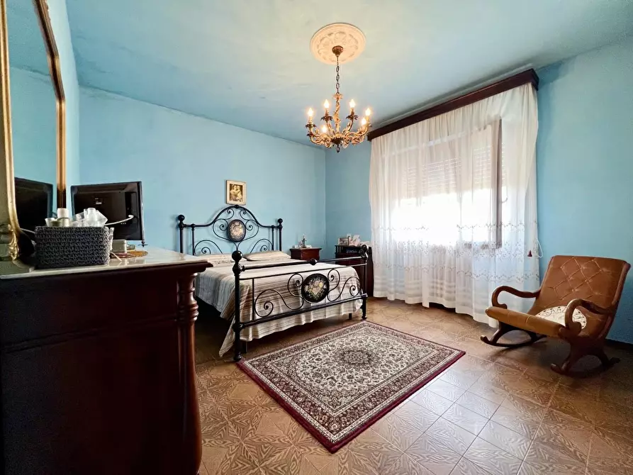 Immagine 33 di Villa in vendita  a Vecchiano