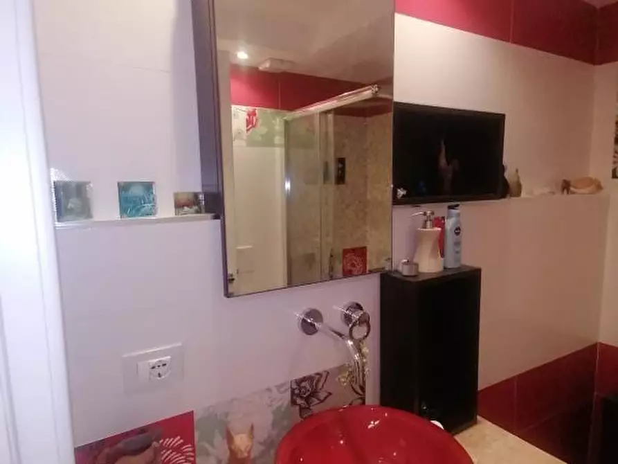 Immagine 30 di Villa in vendita  a Camaiore