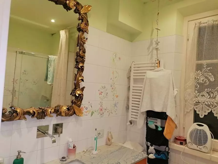 Immagine 29 di Villa in vendita  a Camaiore