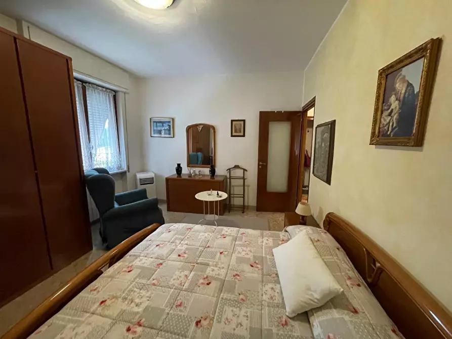 Immagine 8 di Appartamento in vendita  a Massa