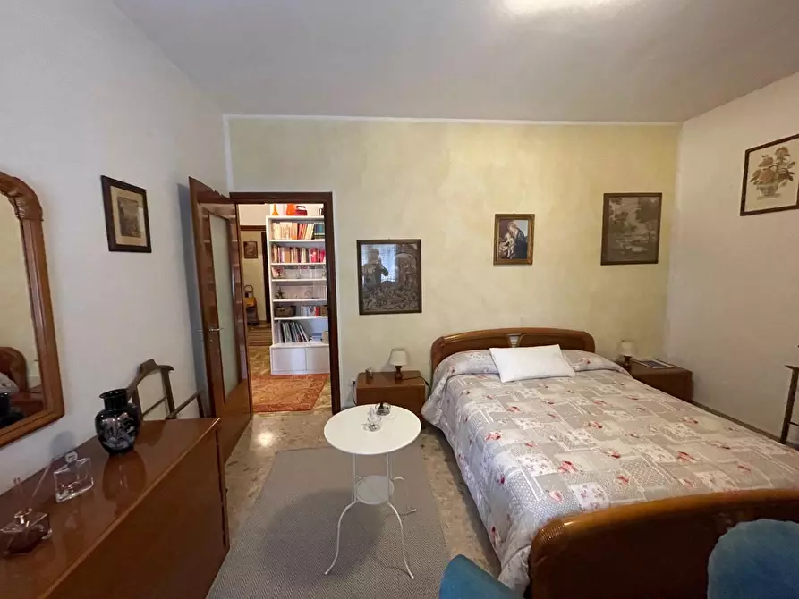 Immagine 7 di Appartamento in vendita  a Massa