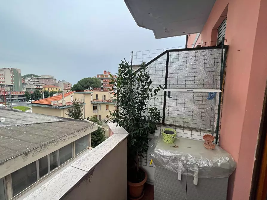 Immagine 22 di Appartamento in vendita  a Massa