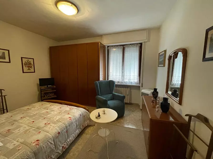 Immagine 9 di Appartamento in vendita  a Massa