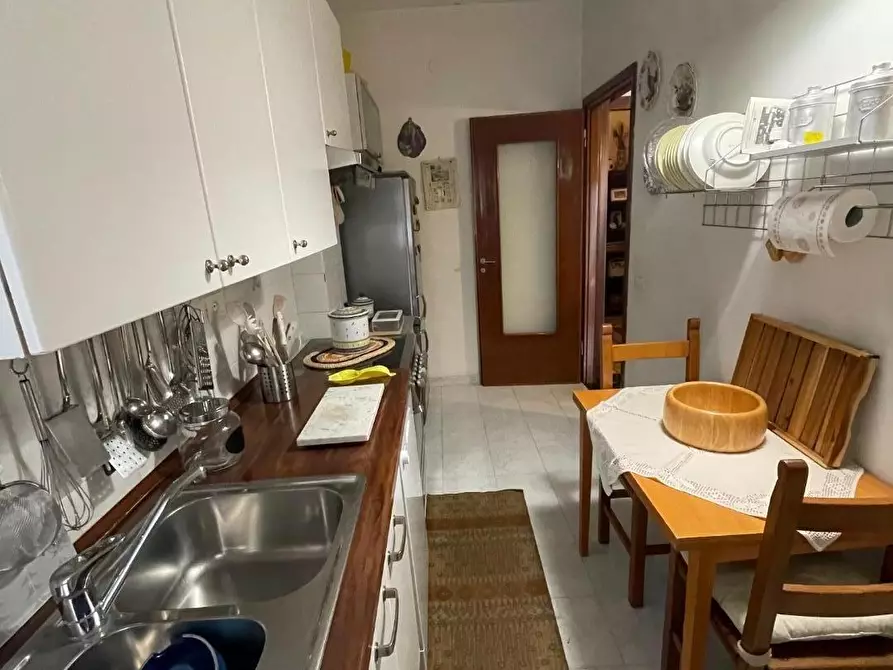 Immagine 3 di Appartamento in vendita  a Massa