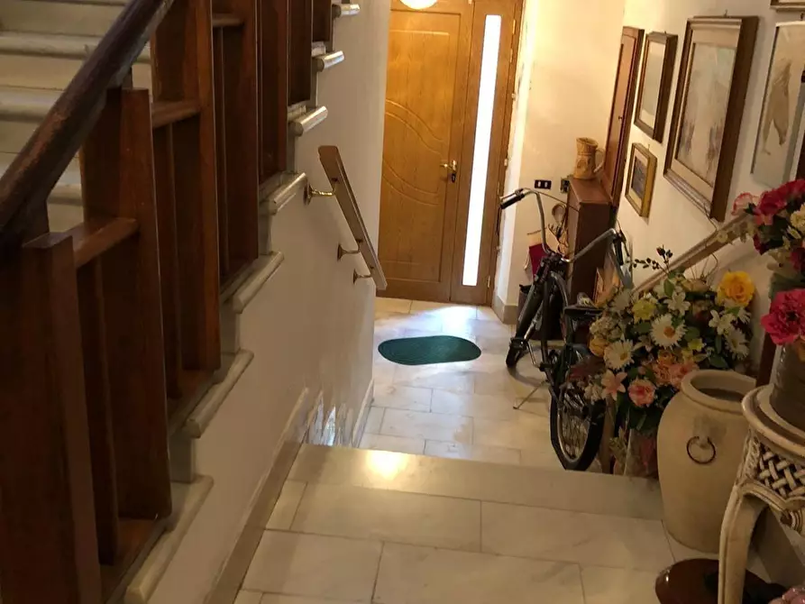 Immagine 23 di Villa in vendita  a Cascina