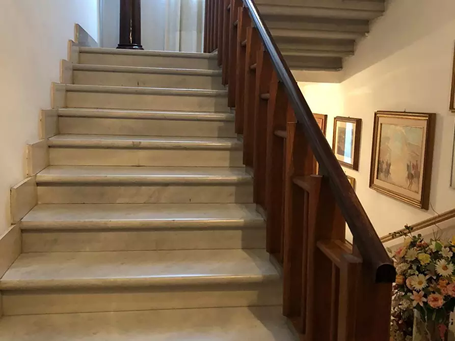 Immagine 13 di Villa in vendita  a Cascina