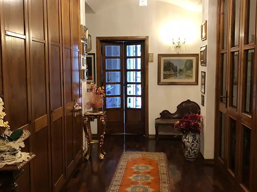 Immagine 21 di Villa in vendita  a Cascina