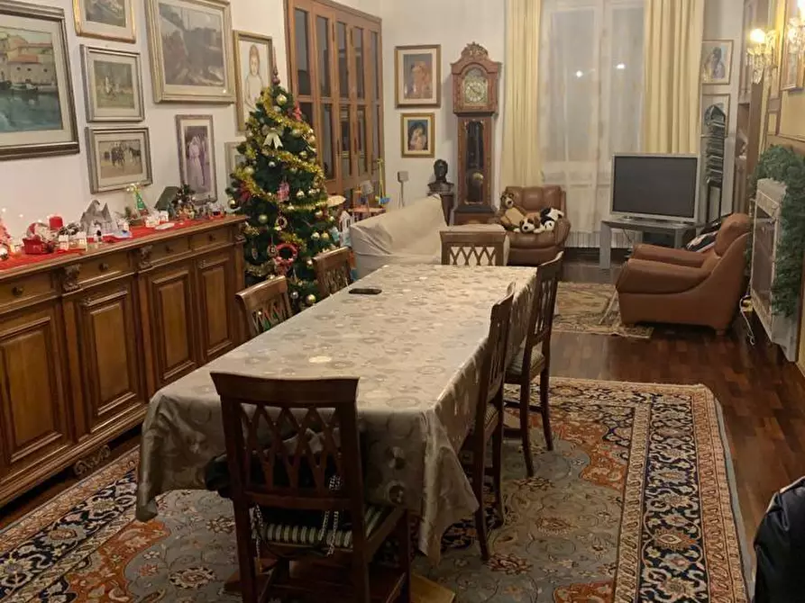 Immagine 17 di Villa in vendita  a Cascina