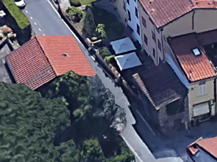 Immagine 6 di Deposito in vendita  a Lucca