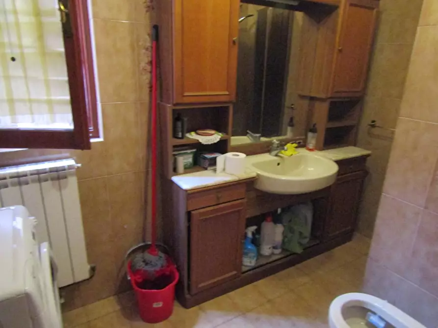 Immagine 12 di Appartamento in vendita  a Carrara