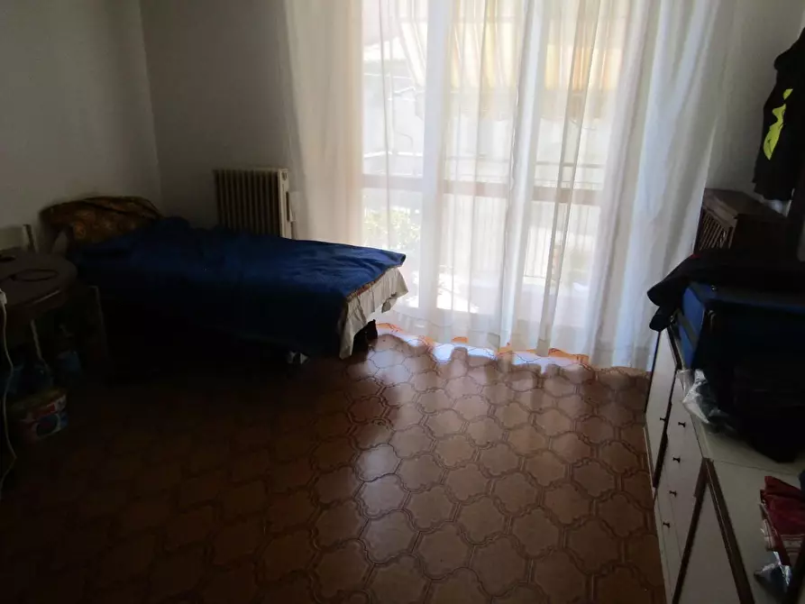 Immagine 2 di Appartamento in vendita  a Carrara