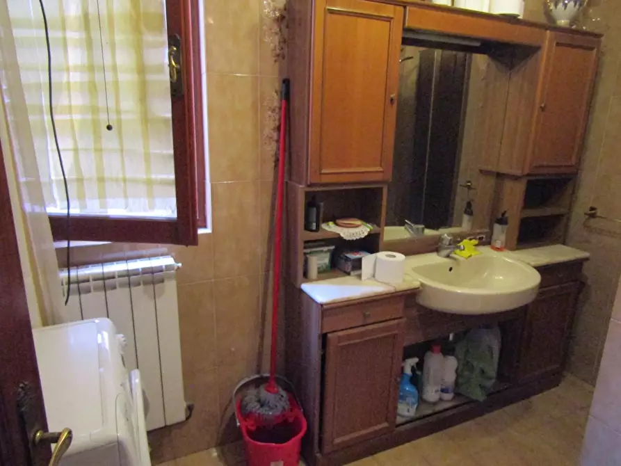 Immagine 11 di Appartamento in vendita  a Carrara