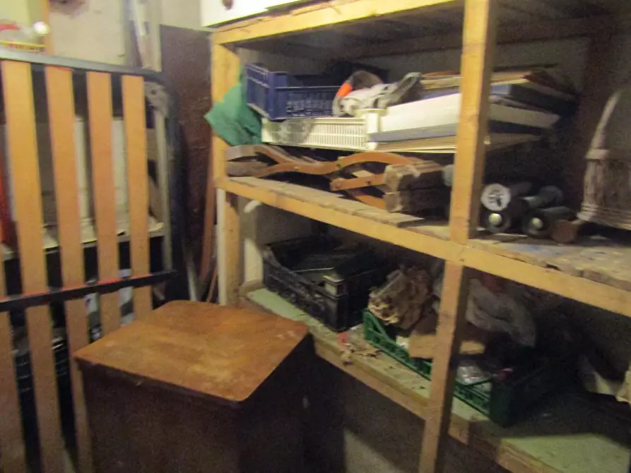 Immagine 23 di Appartamento in vendita  a Carrara