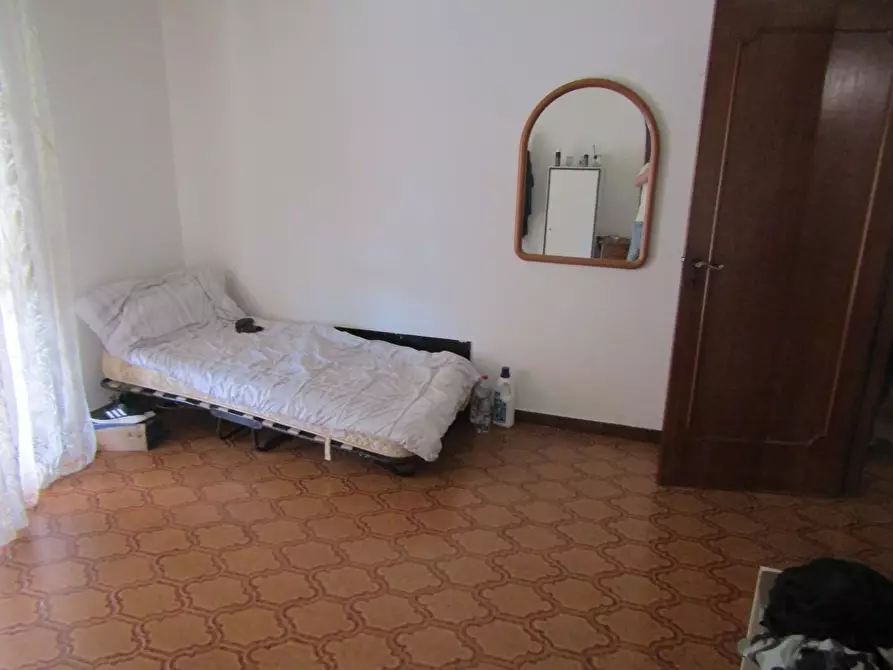 Immagine 7 di Appartamento in vendita  a Carrara