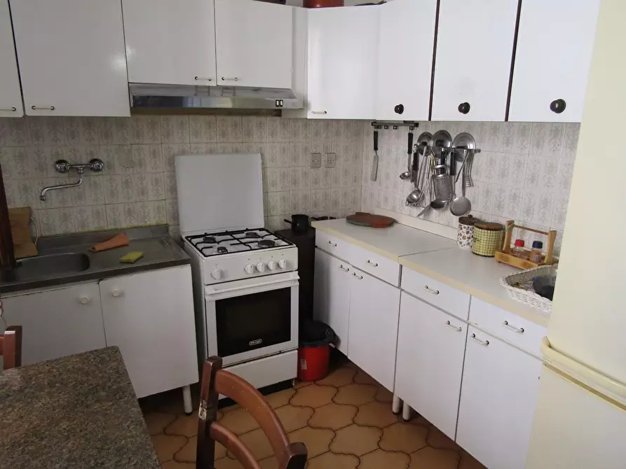 Immagine 19 di Appartamento in vendita  a Carrara