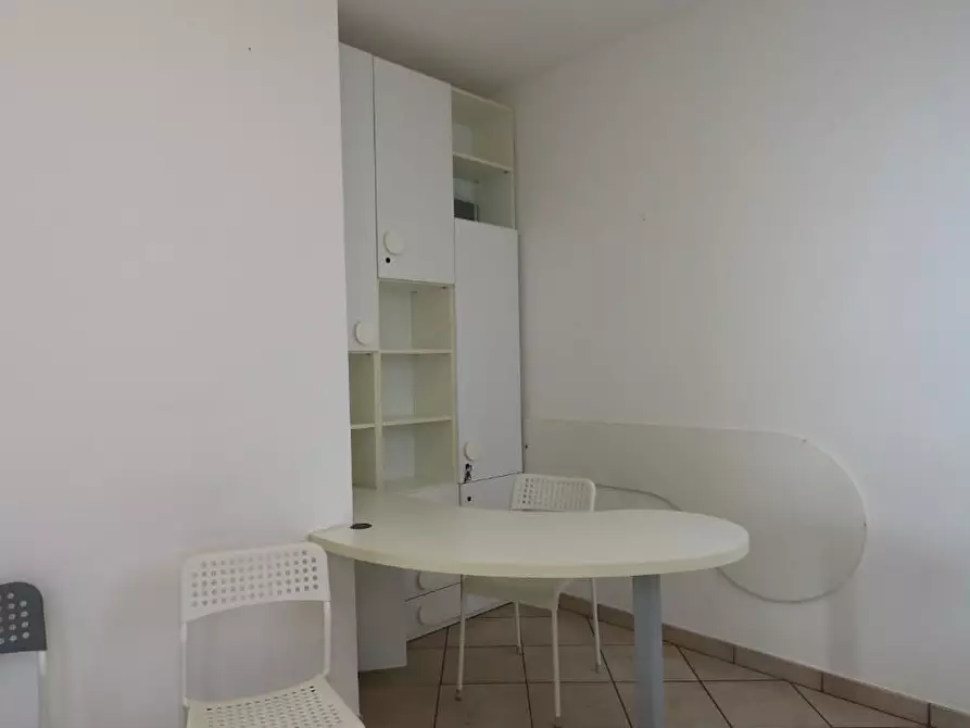 Immagine 9 di Ufficio in affitto  a Buti