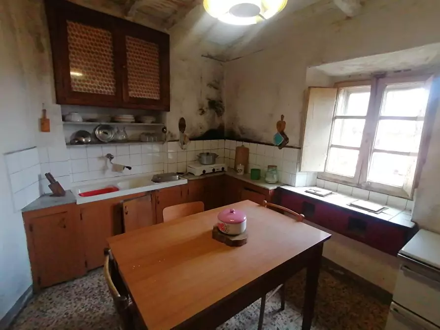 Immagine 28 di Rustico / casale in vendita  a Pescaglia