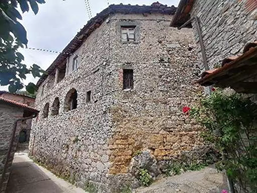 Immagine 1 di Rustico / casale in vendita  a Pescaglia