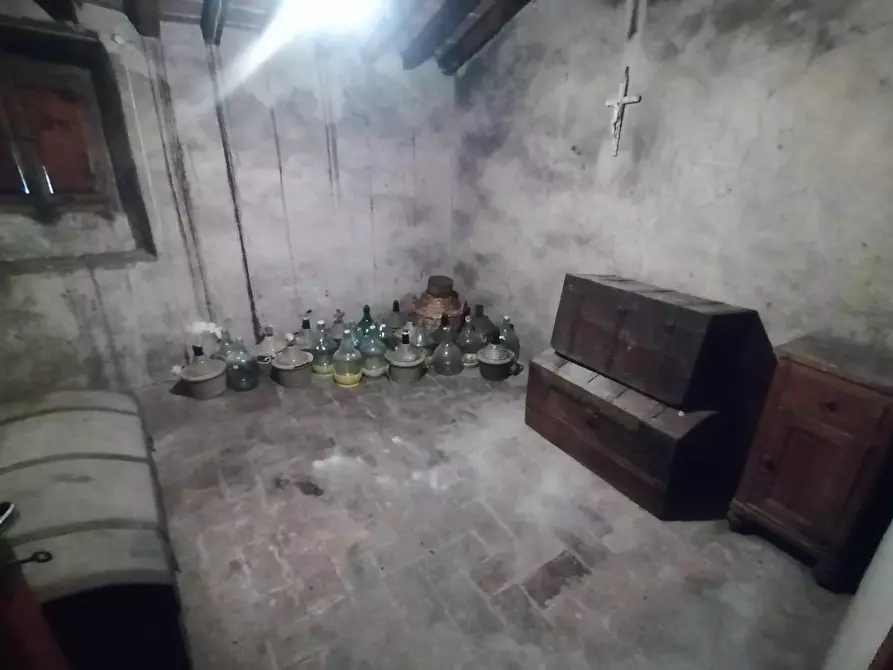Immagine 7 di Rustico / casale in vendita  a Pescaglia
