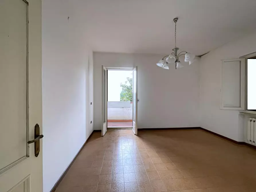 Immagine 26 di Casa indipendente in vendita  a Massa