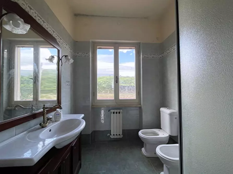 Immagine 10 di Casa indipendente in vendita  a Massa