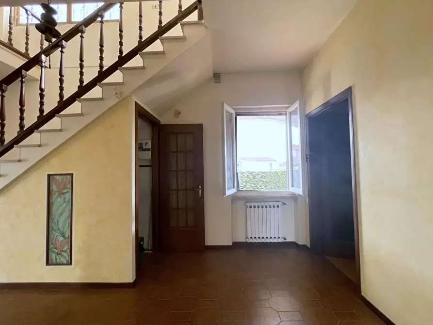 Immagine 17 di Casa indipendente in vendita  a Massa