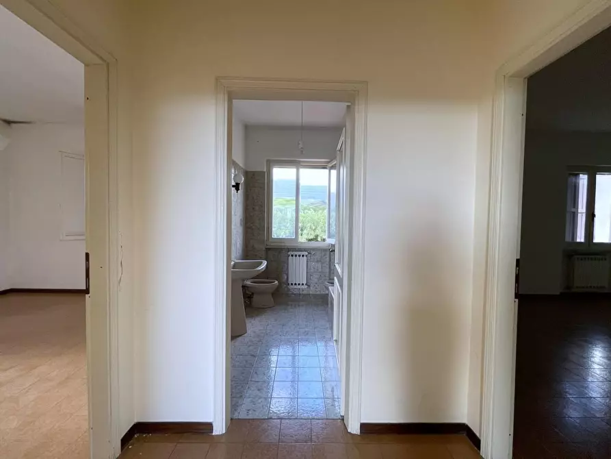 Immagine 25 di Casa indipendente in vendita  a Massa