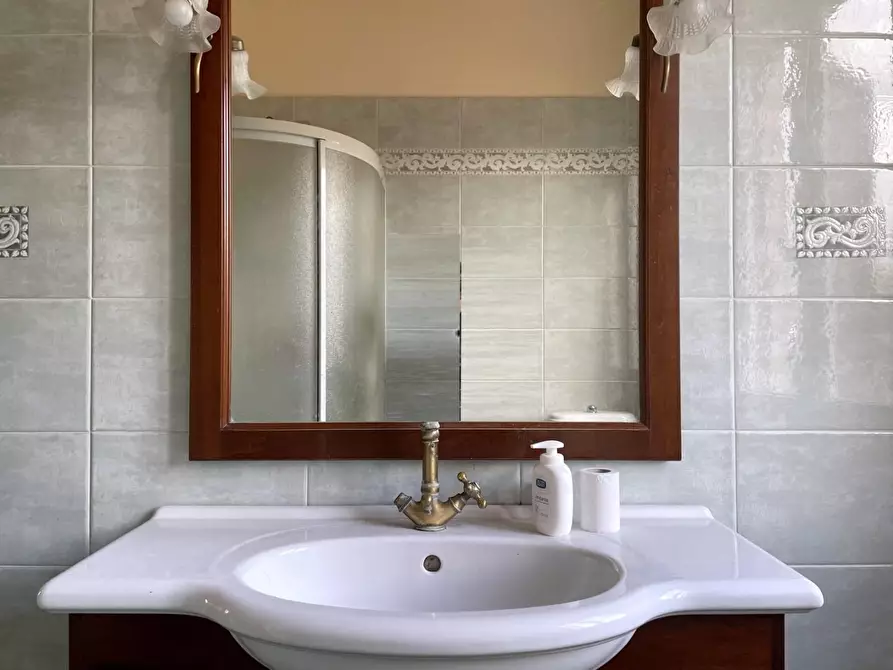 Immagine 11 di Casa indipendente in vendita  a Massa