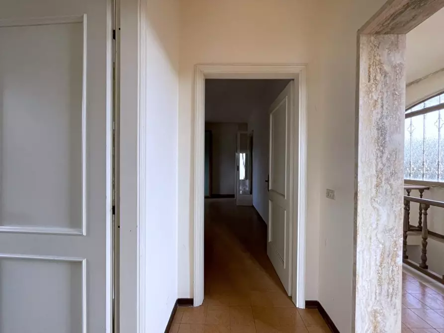 Immagine 29 di Casa indipendente in vendita  a Massa