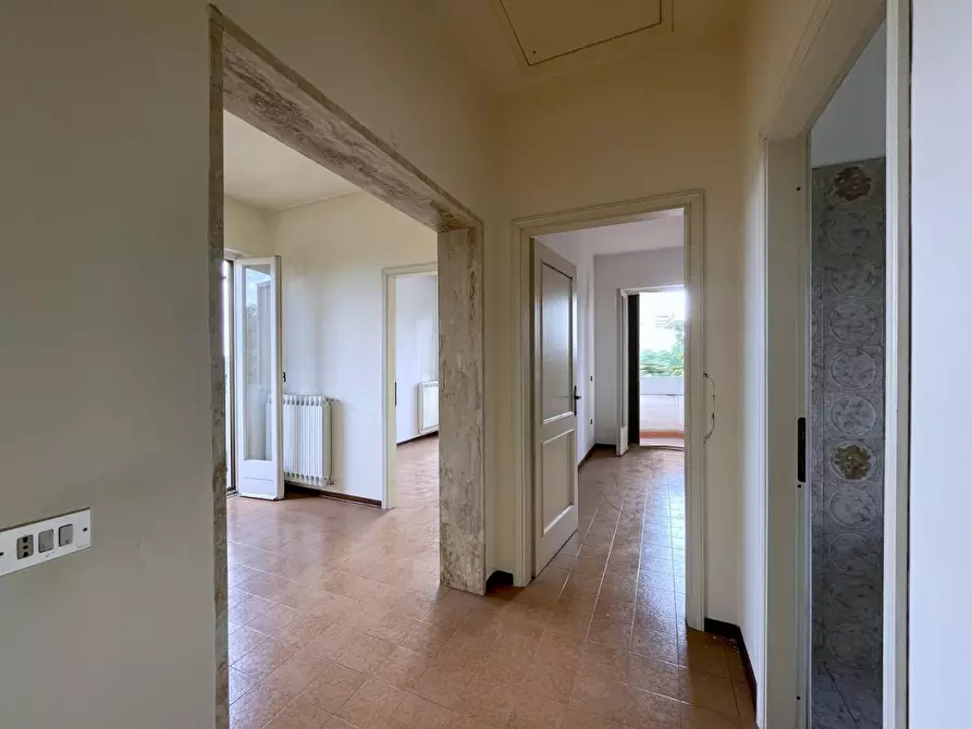 Immagine 37 di Casa indipendente in vendita  a Massa