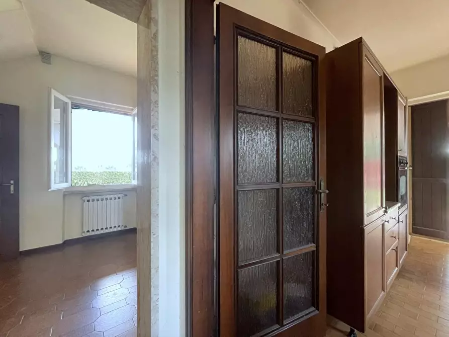 Immagine 13 di Casa indipendente in vendita  a Massa