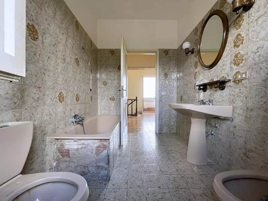 Immagine 32 di Casa indipendente in vendita  a Massa