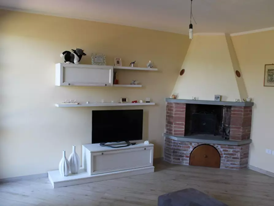 Immagine 1 di Villetta a schiera in vendita  a Crespina Lorenzana