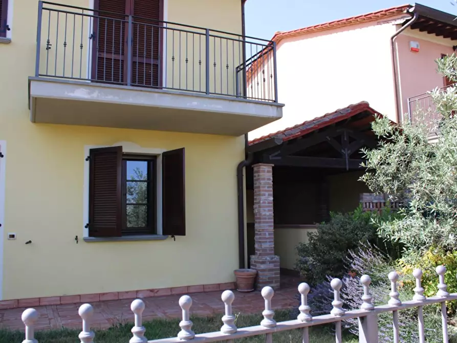 Immagine 52 di Villetta a schiera in vendita  a Crespina Lorenzana
