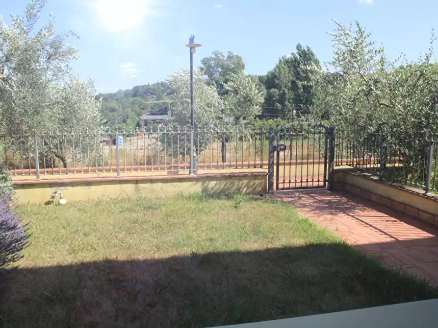 Immagine 41 di Villetta a schiera in vendita  a Crespina Lorenzana