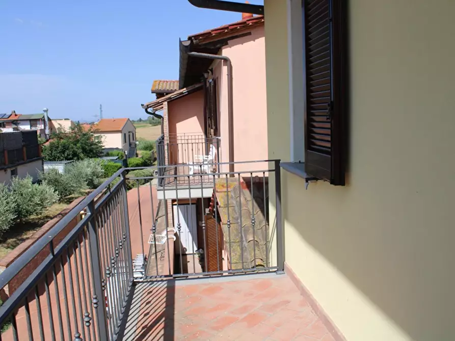 Immagine 28 di Villetta a schiera in vendita  a Crespina Lorenzana