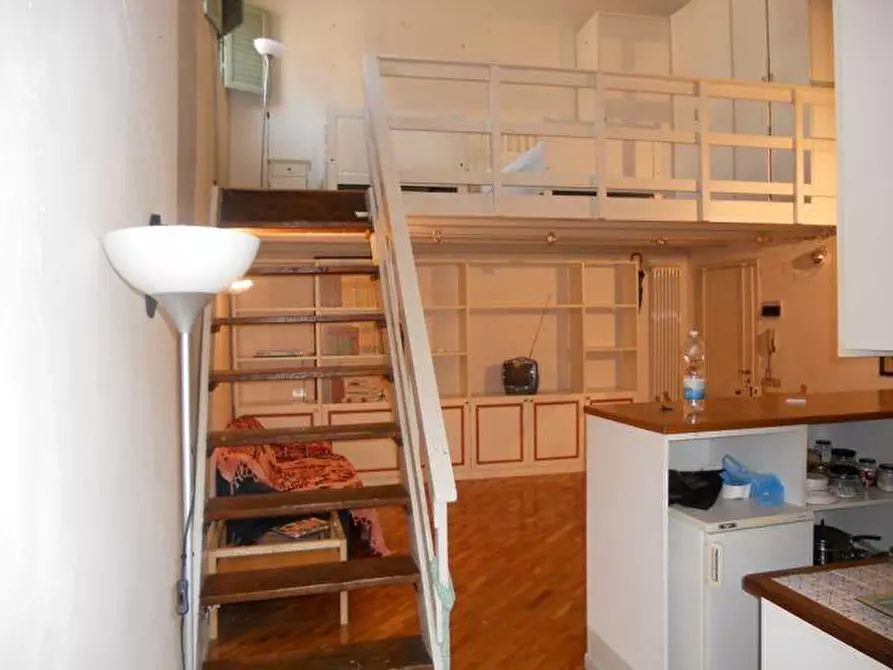 Immagine 2 di Appartamento in vendita  a Pisa