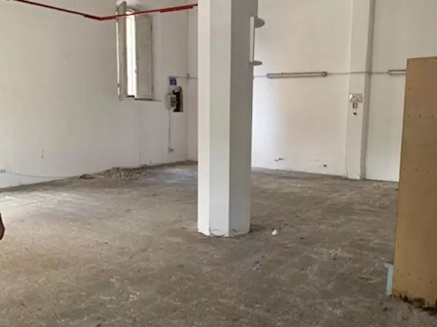 Immagine 7 di Locale commerciale in affitto  a Pontedera
