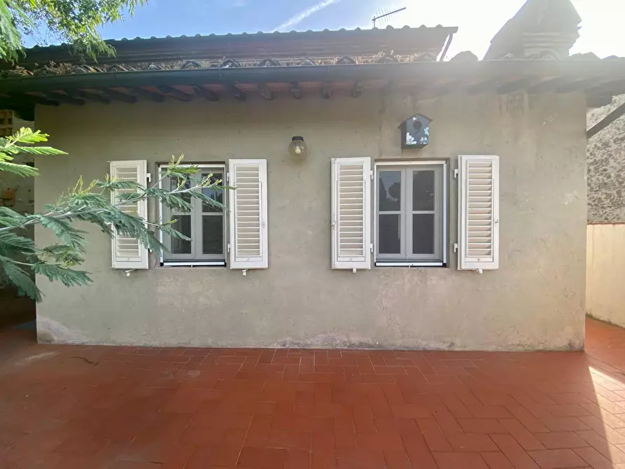 Immagine 32 di Villa in affitto  a Lucca