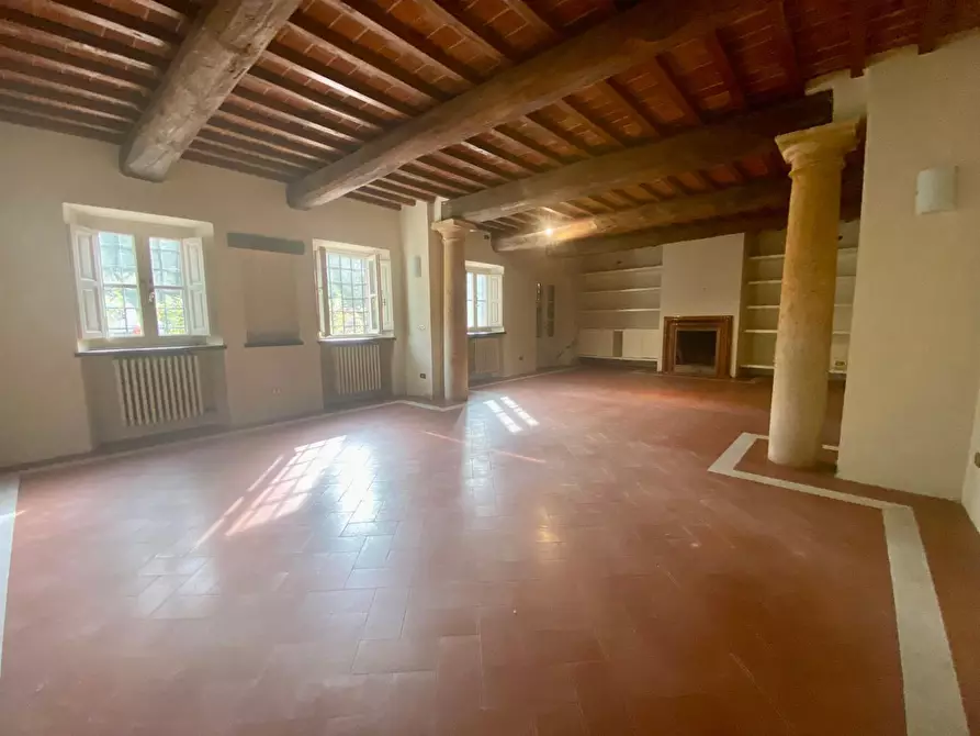 Immagine 37 di Villa in affitto  a Lucca