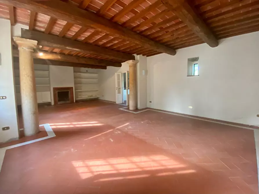 Immagine 25 di Villa in affitto  a Lucca