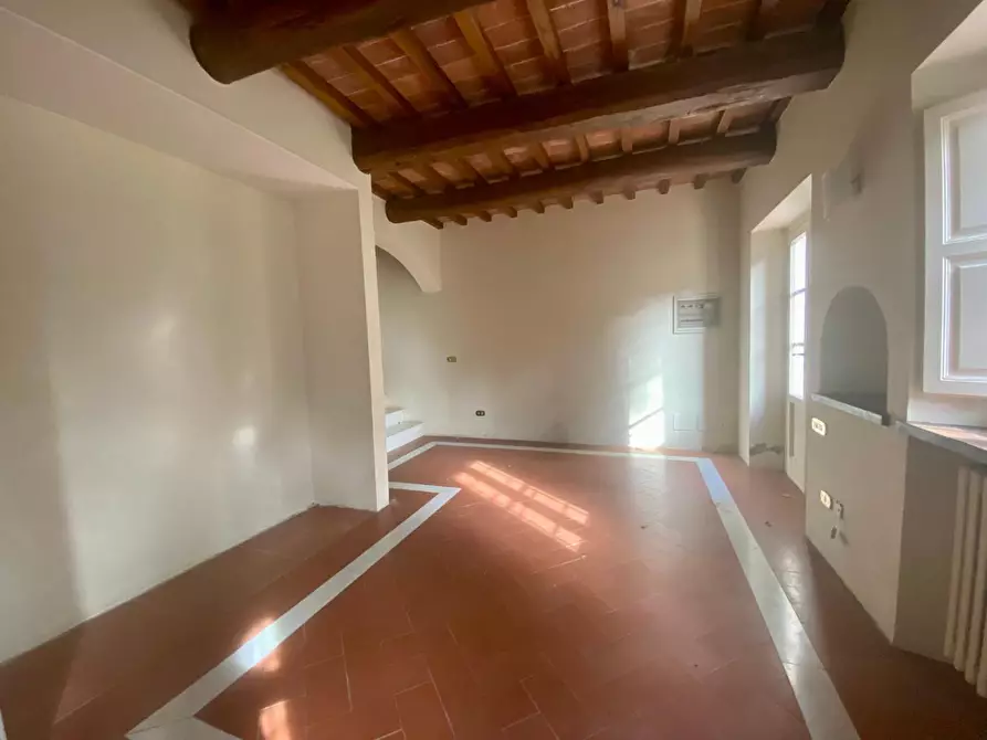 Immagine 24 di Villa in affitto  a Lucca