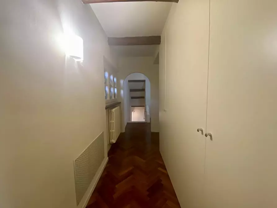 Immagine 14 di Villa in affitto  a Lucca