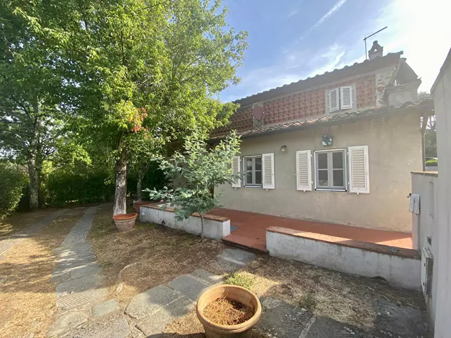 Immagine 19 di Villa in affitto  a Lucca