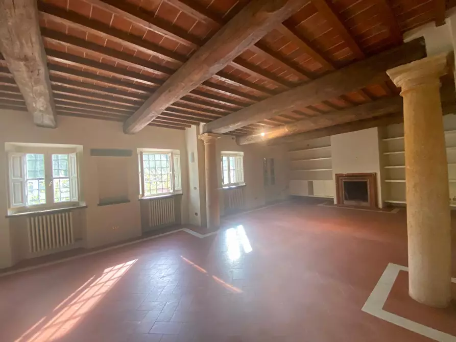 Immagine 6 di Villa in affitto  a Lucca