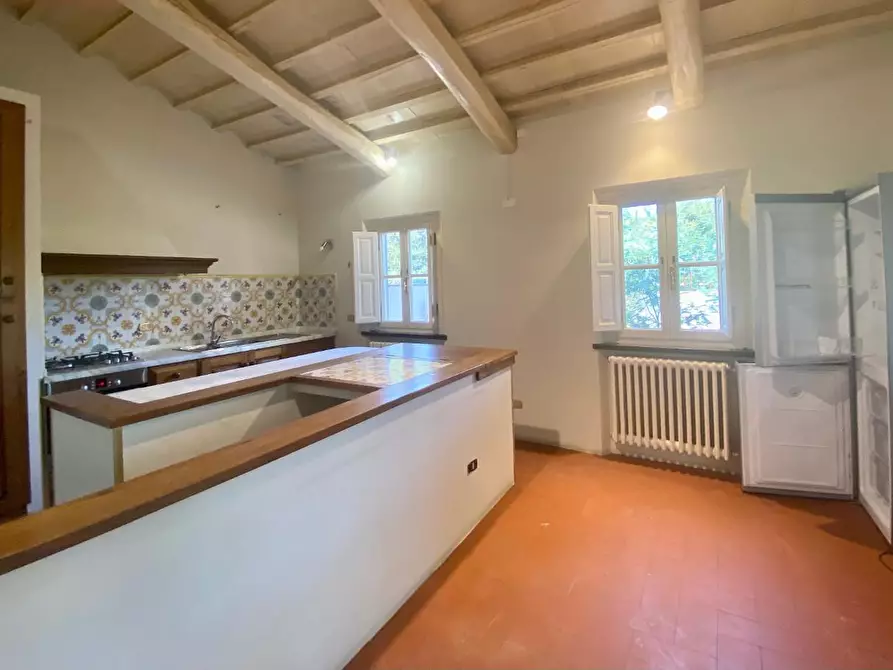 Immagine 3 di Villa in affitto  a Lucca