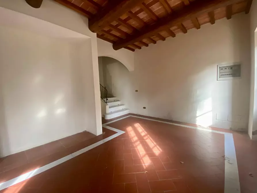 Immagine 8 di Villa in affitto  a Lucca
