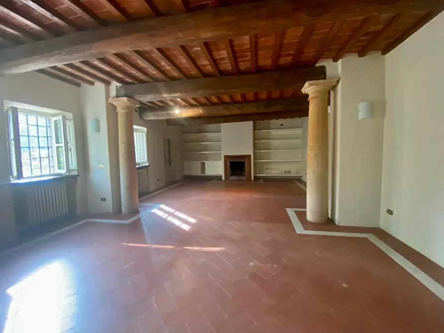 Immagine 7 di Villa in affitto  a Lucca