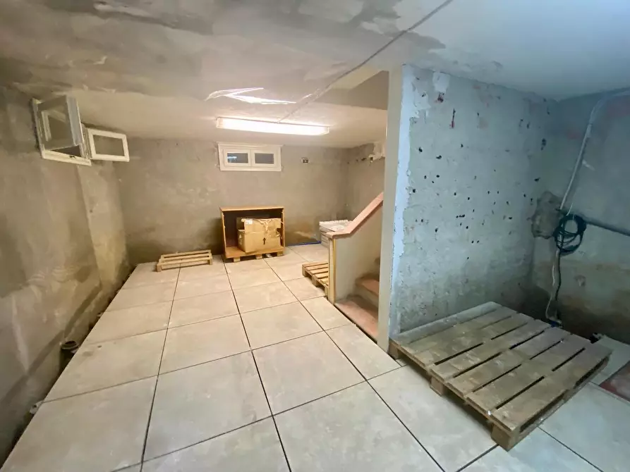 Immagine 34 di Villa in affitto  a Lucca